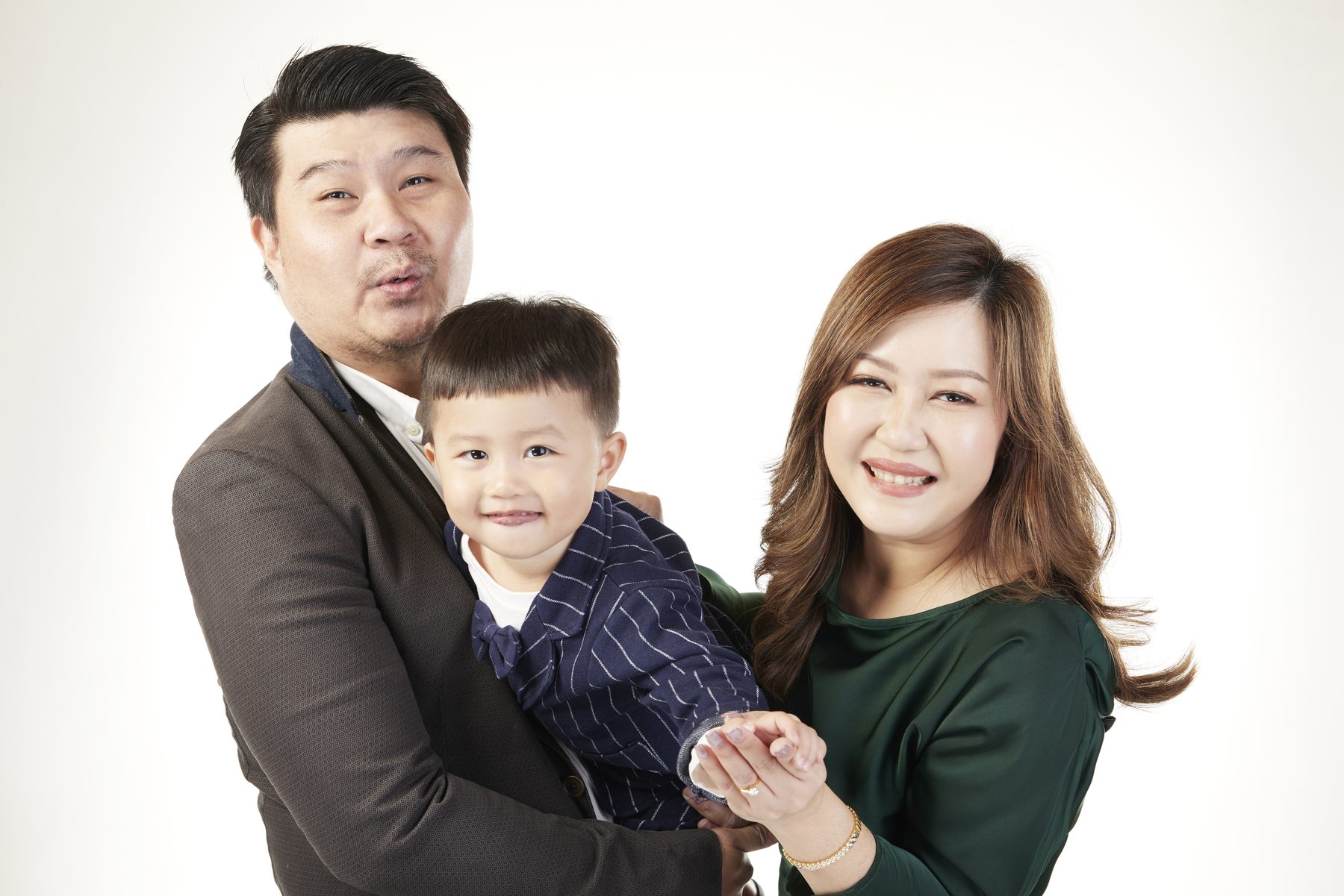 ภาพถ่ายครอบครัวโดย La Muntra Studio