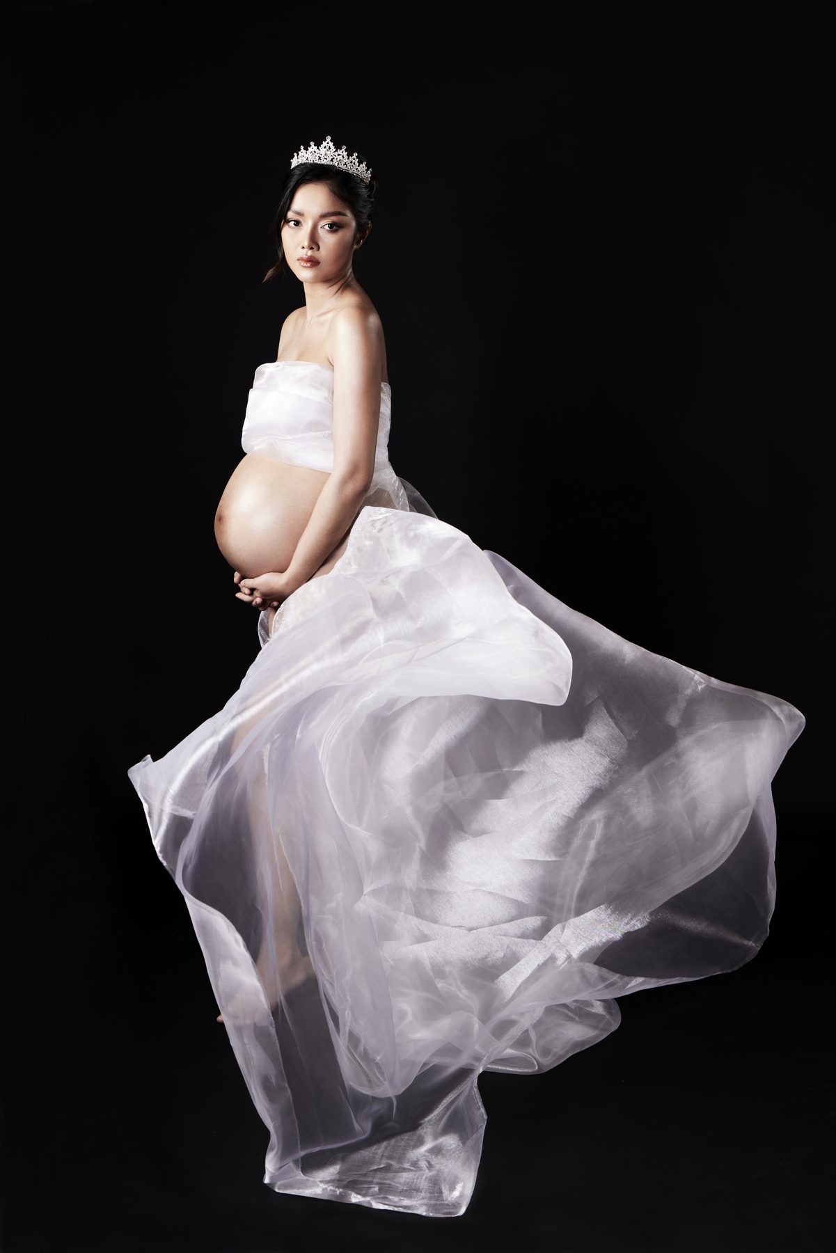 ภาพถ่ายคุณแม่ตั้งครรภ์โดย La Muntra Studio