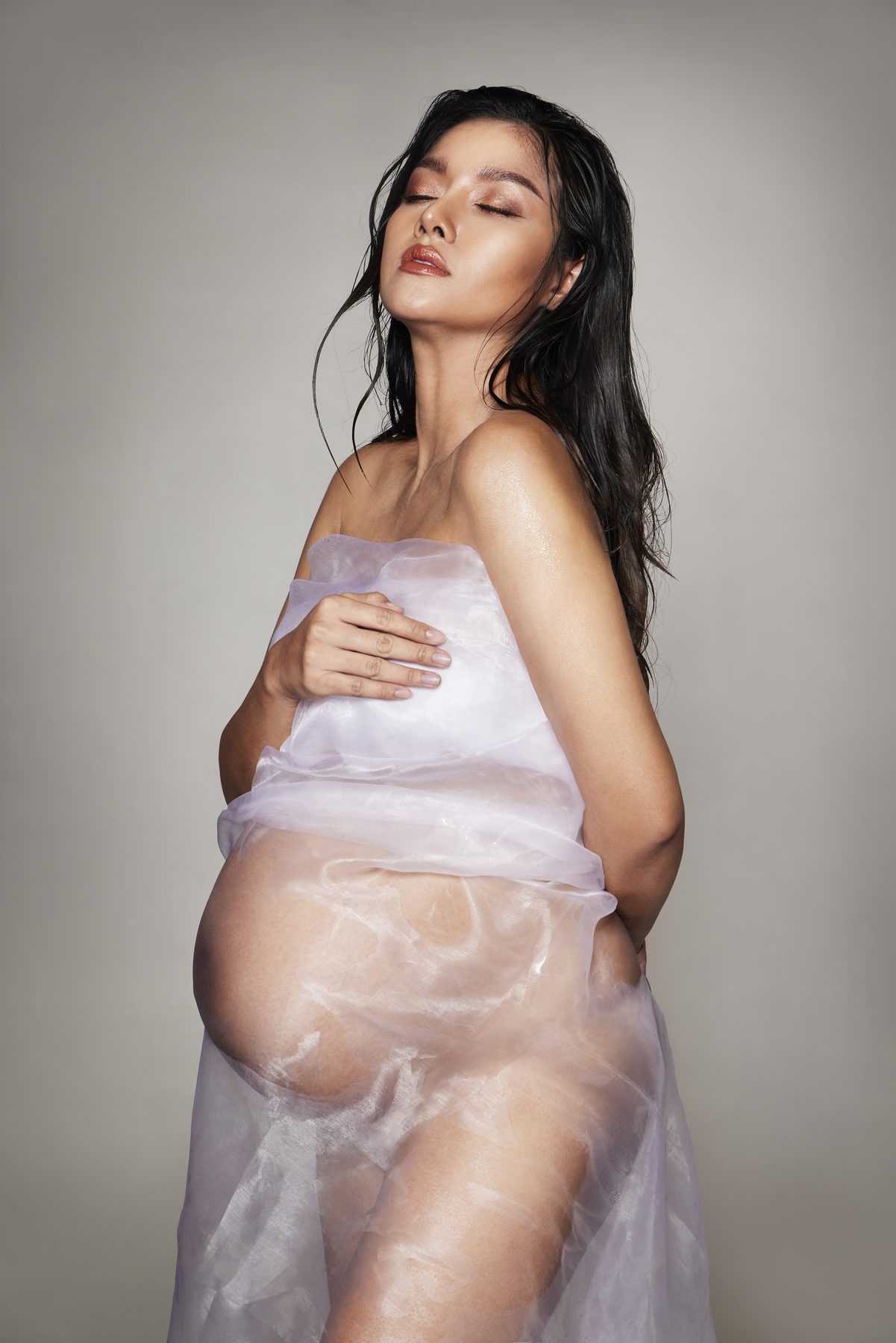 ภาพถ่ายคุณแม่ตั้งครรภ์โดย La Muntra Studio
